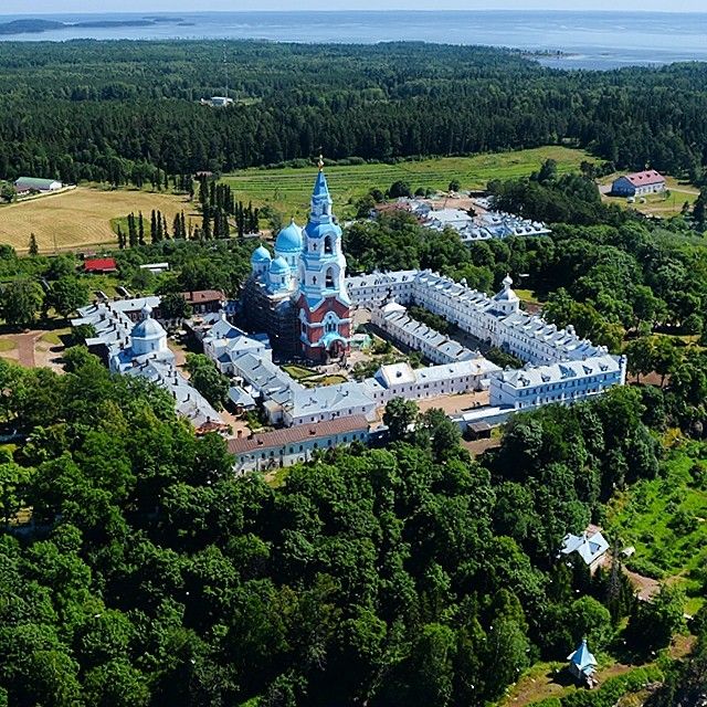 https://mdw-travel-data-us-east-1.s3.amazonaws.com/img/country/Russia/Valaam-Monastery/img_02.jpg