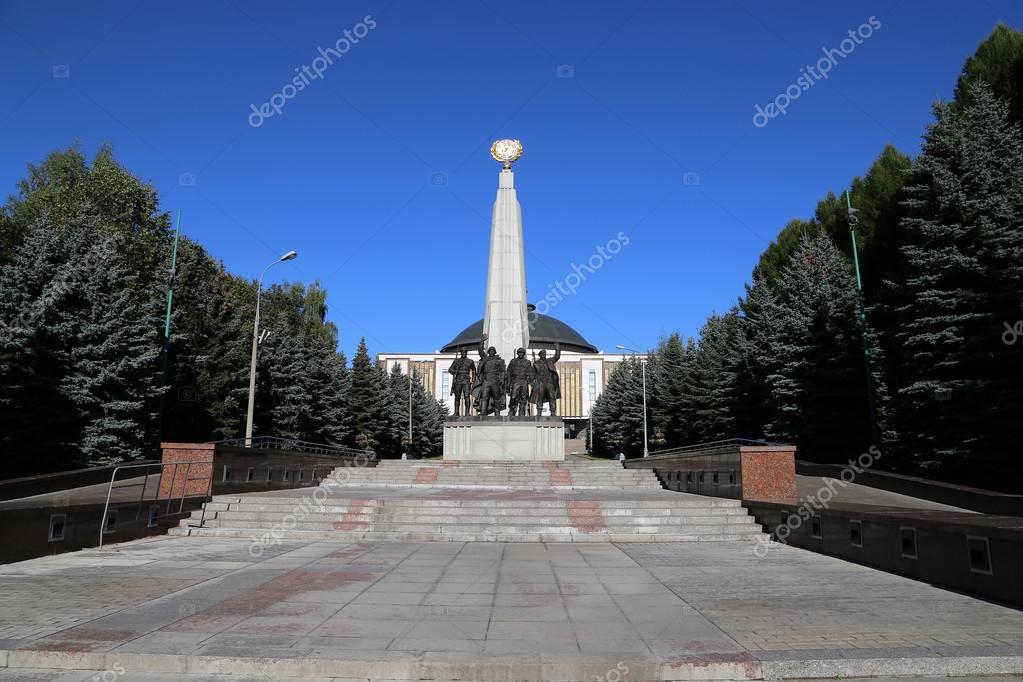 https://mdw-travel-data-us-east-1.s3.amazonaws.com/img/country/Russia/Victory-Memorial/img_02.jpg