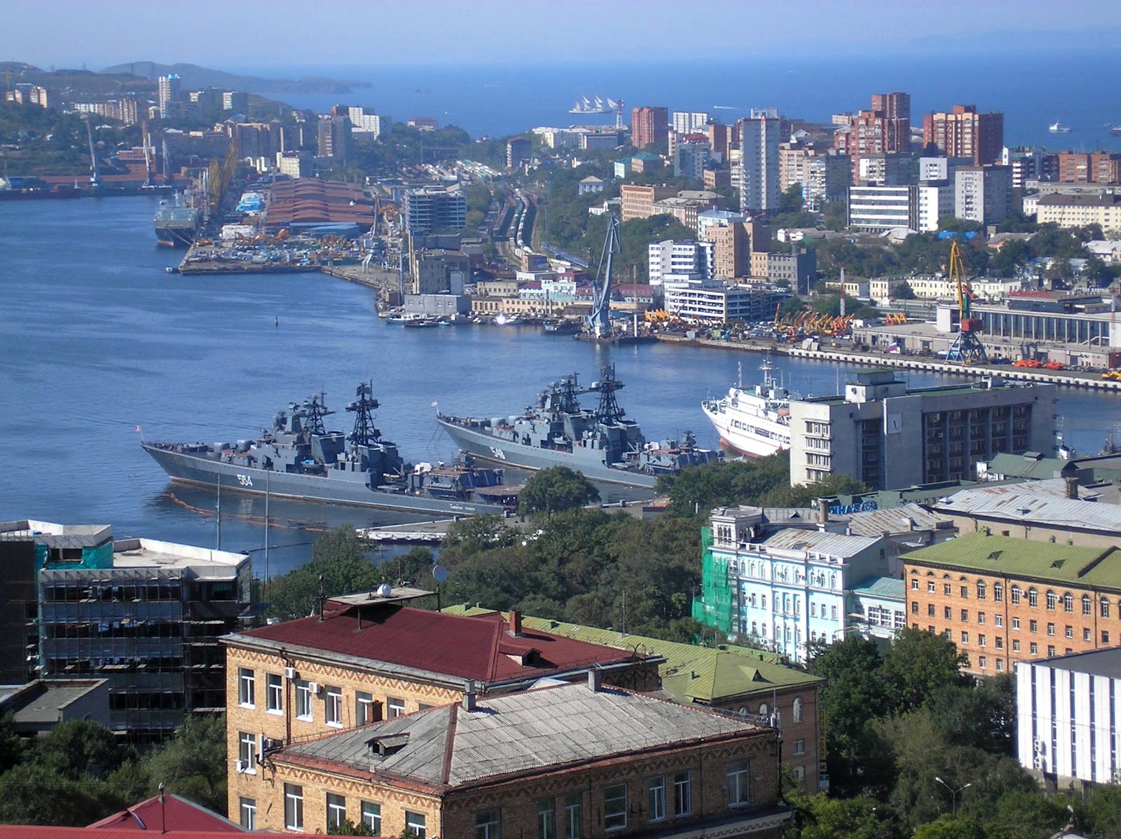 https://mdw-travel-data-us-east-1.s3.amazonaws.com/img/country/Russia/Vladivostok-Cable-Car/img_01.jpg