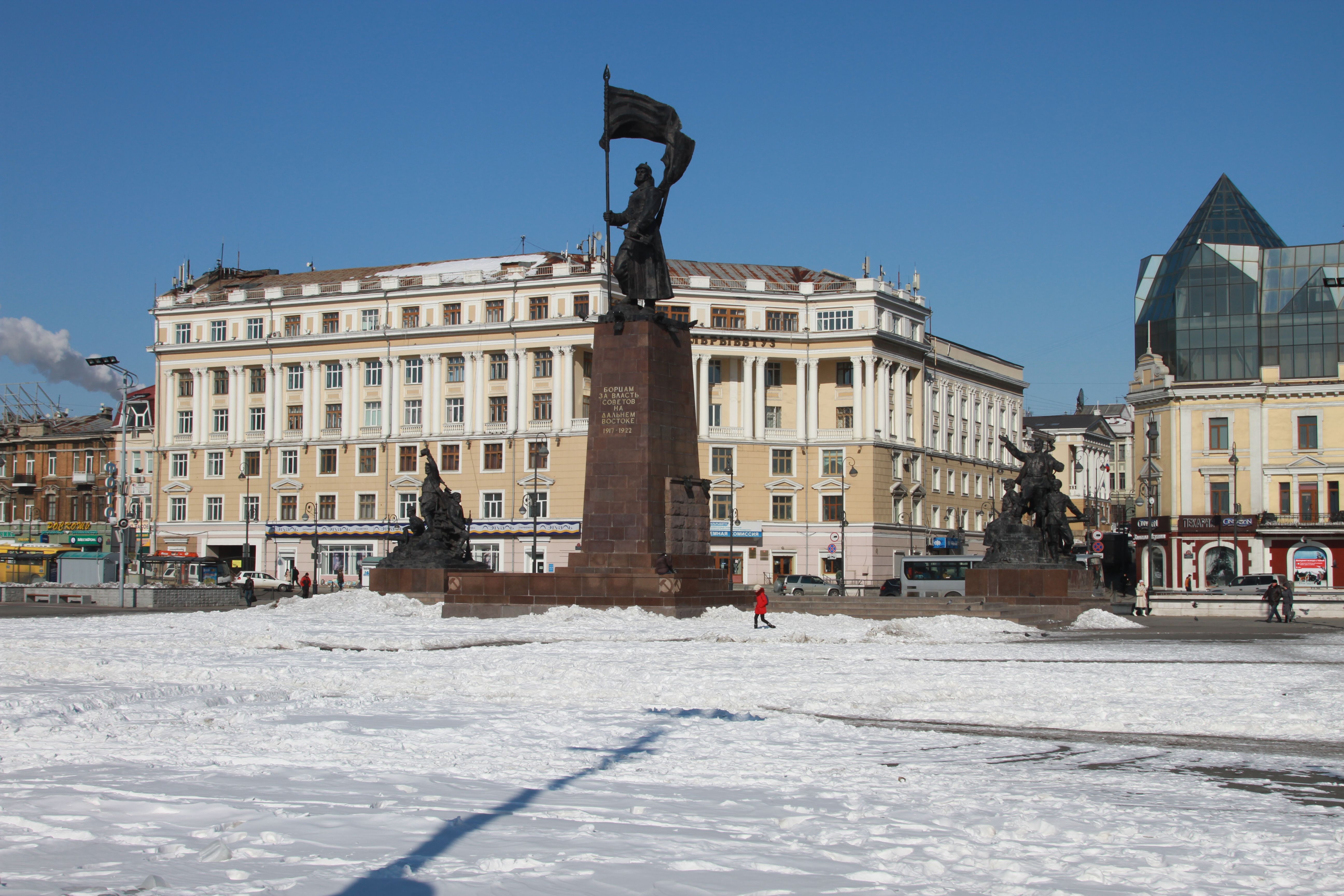 https://mdw-travel-data-us-east-1.s3.amazonaws.com/img/country/Russia/Vladivostok-Central-Square/img_03.jpg