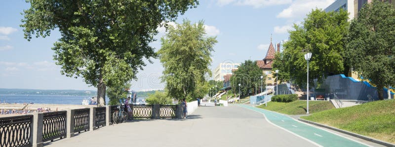 https://mdw-travel-data-us-east-1.s3.amazonaws.com/img/country/Russia/Volga-River-Embankment/img_03.jpg