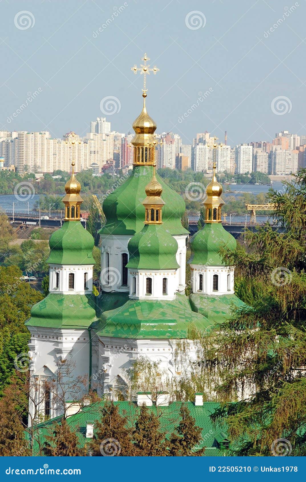 https://mdw-travel-data-us-east-1.s3.amazonaws.com/img/country/Russia/Vydubitsky-Monastery/img_02.jpg