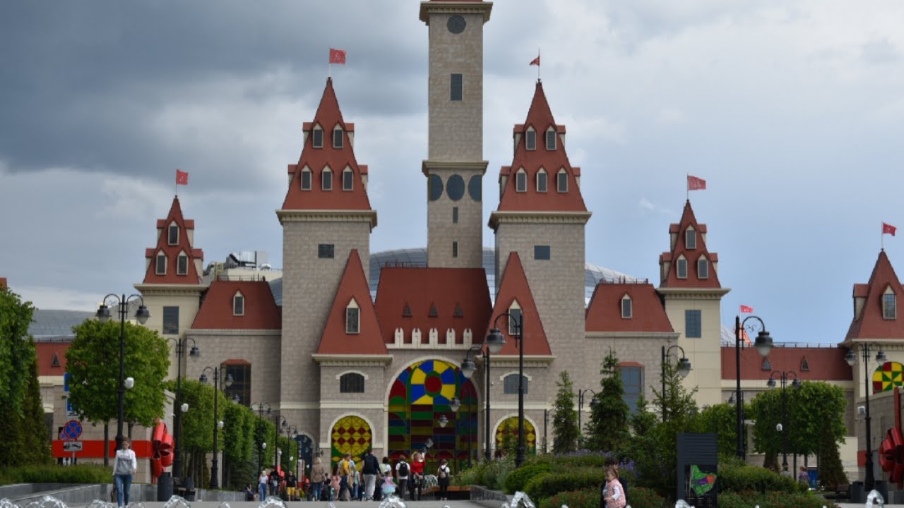 https://mdw-travel-data-us-east-1.s3.amazonaws.com/img/country/Russia/Western-Disneyland-Park/img_02.jpg