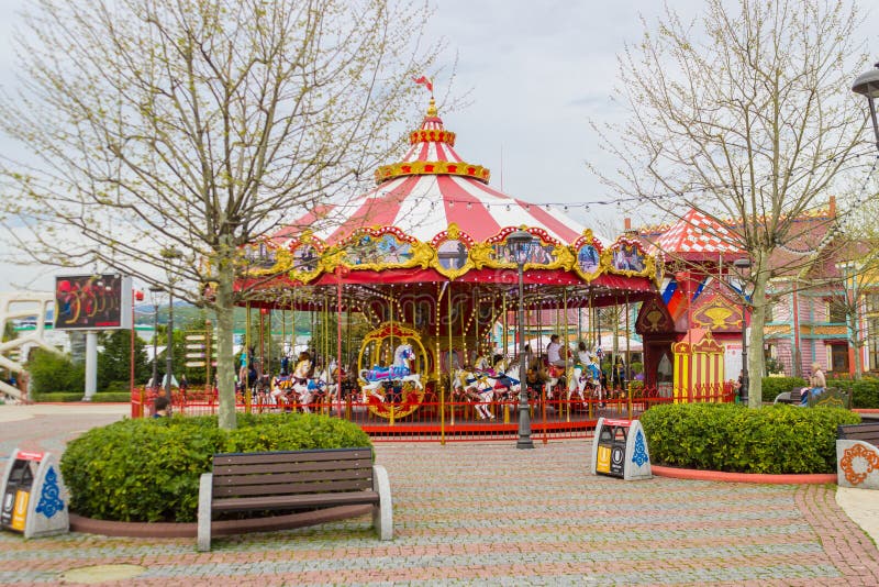 https://mdw-travel-data-us-east-1.s3.amazonaws.com/img/country/Russia/Western-Disneyland-Park/img_04.jpg