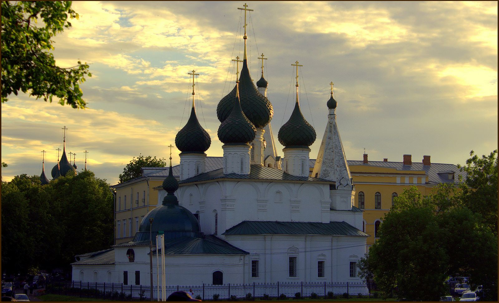 https://mdw-travel-data-us-east-1.s3.amazonaws.com/img/country/Russia/Yaroslavl-Kremlin/img_01.jpg