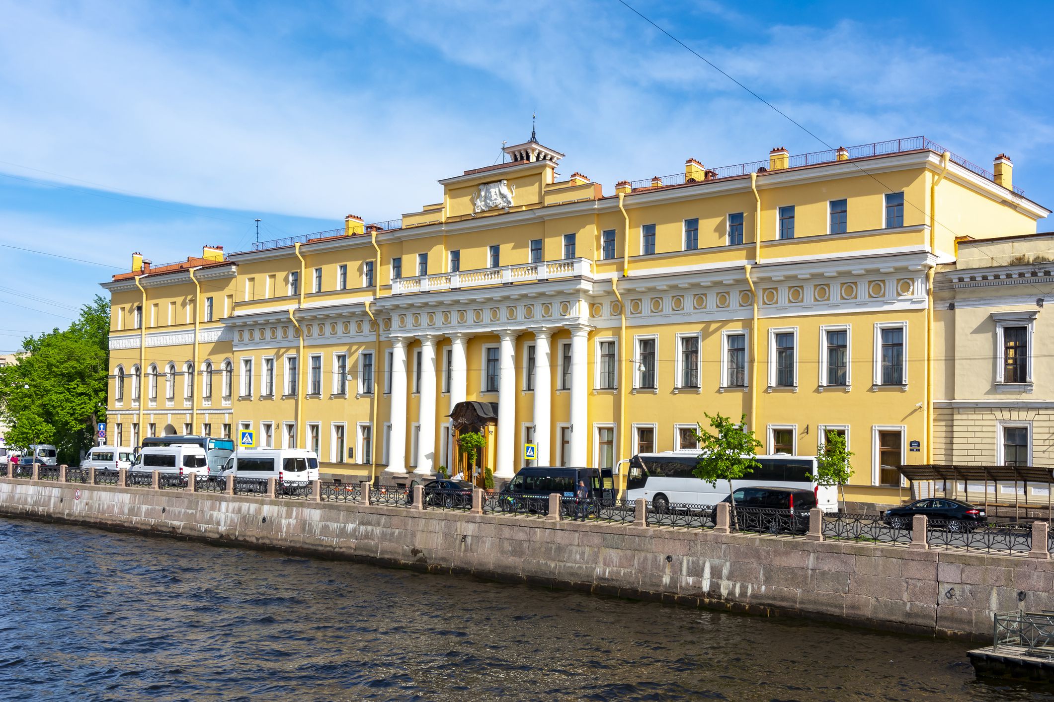 https://mdw-travel-data-us-east-1.s3.amazonaws.com/img/country/Russia/Yusupov-Palace/img_00.jpg