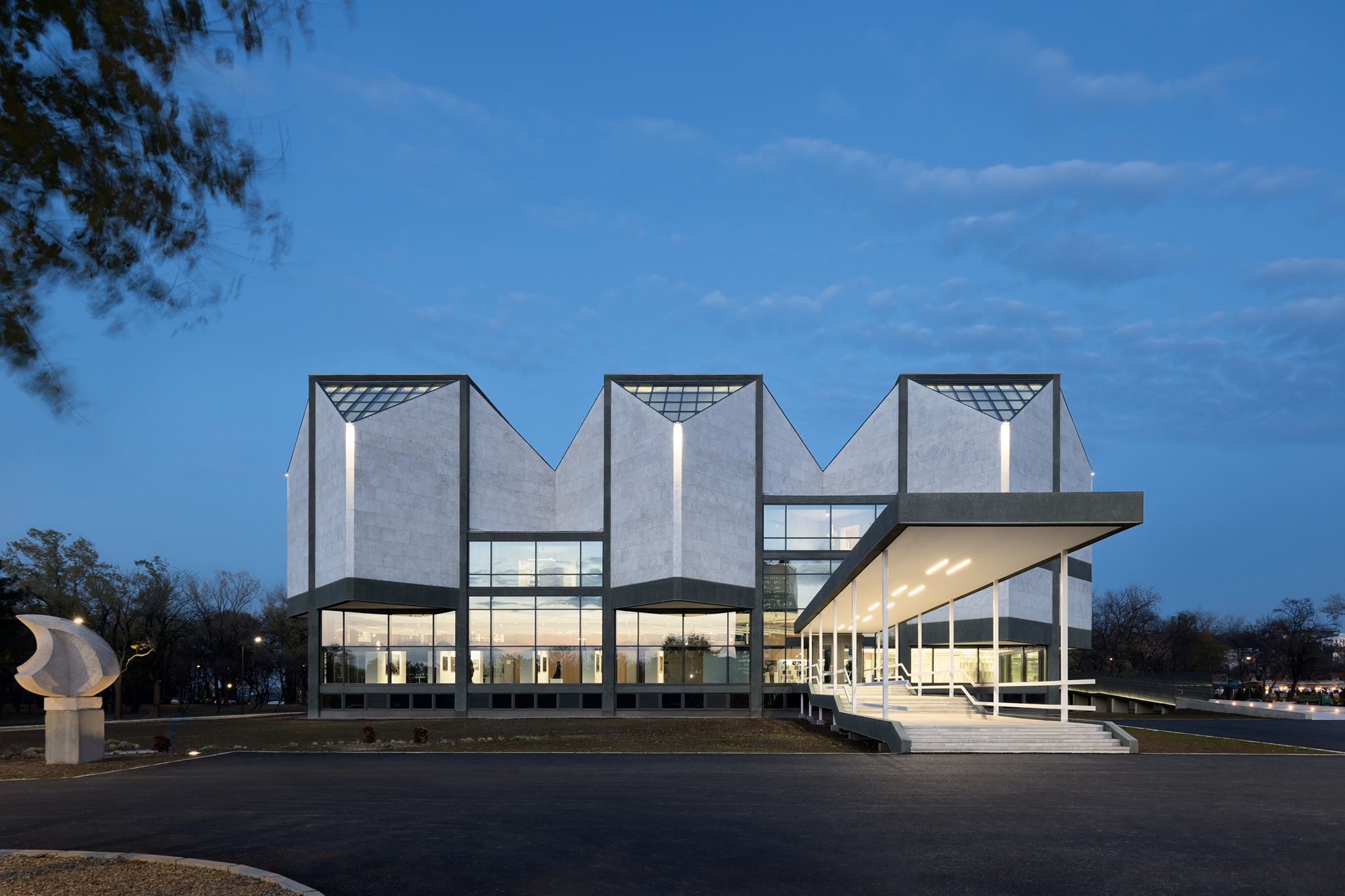 https://mdw-travel-data-us-east-1.s3.amazonaws.com/img/country/Russia/Zarya-Museum-of-Contemporary-Art/img_02.jpg