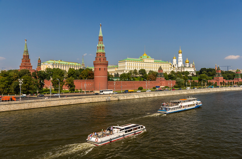 https://mdw-travel-data-us-east-1.s3.amazonaws.com/img/country/Russia/Zerkalnyy-Waterfall/img_03.jpg