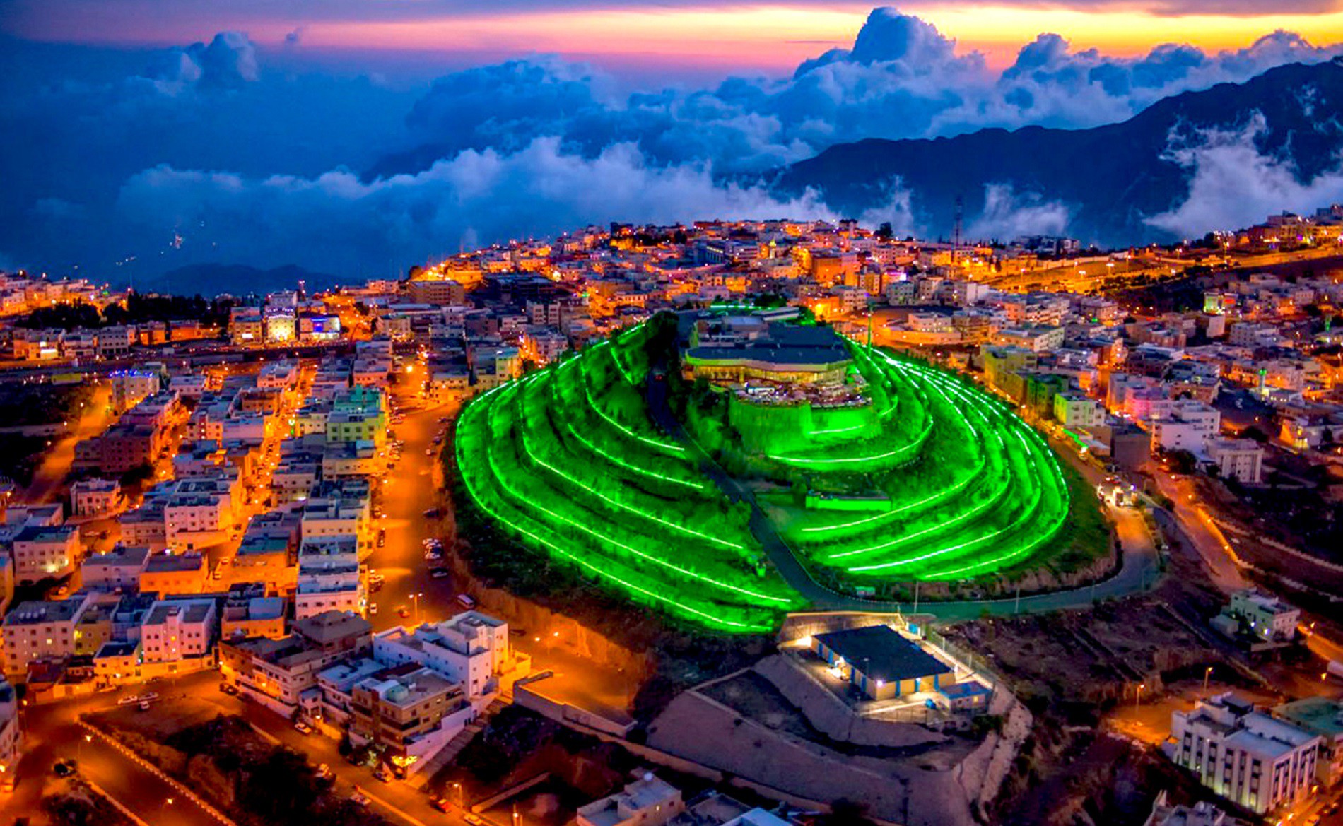 https://mdw-travel-data-us-east-1.s3.amazonaws.com/img/country/Saudi-Arabia/Abha-Dam-Lake-Park/img_02.jpg
