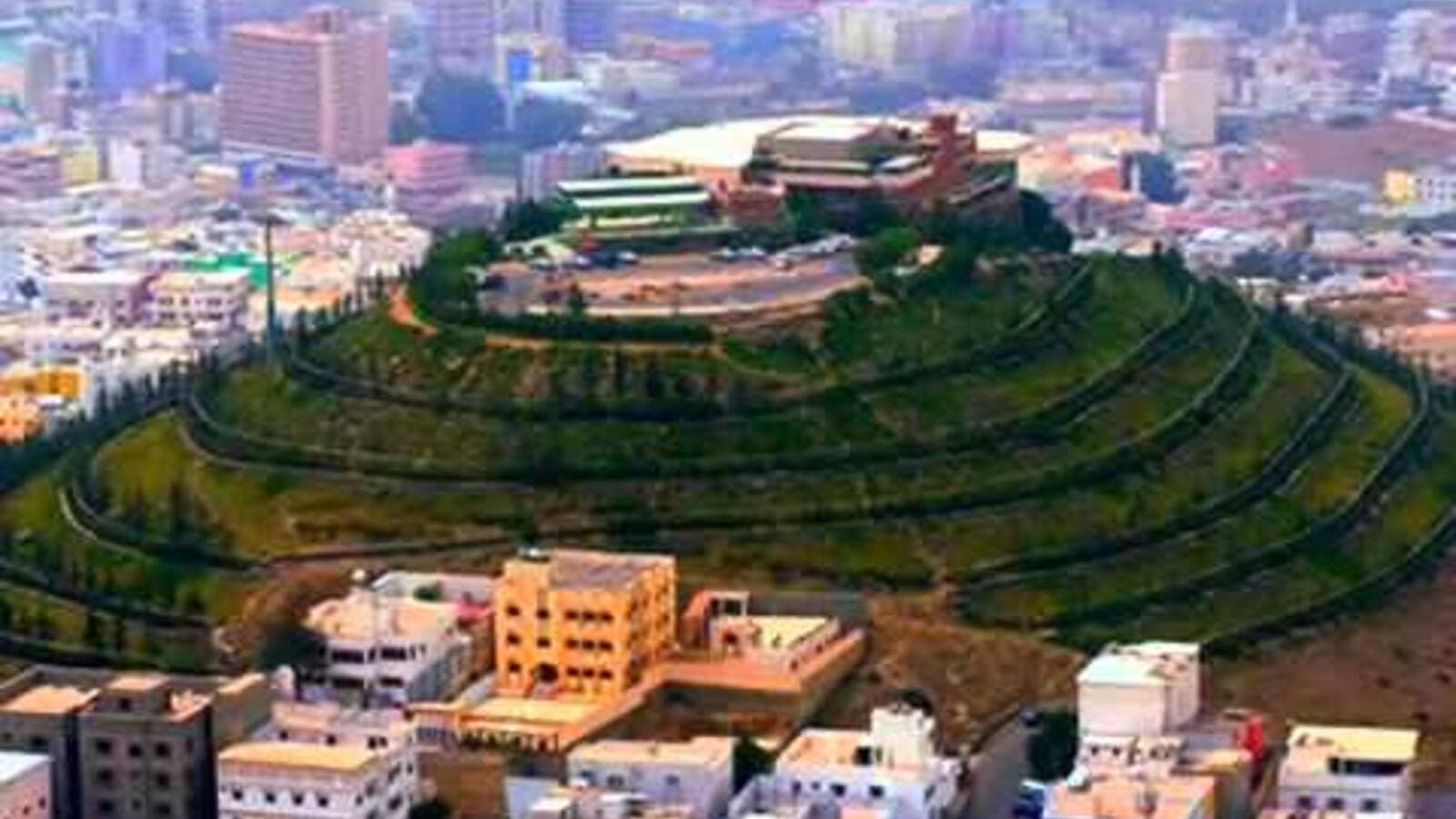 https://mdw-travel-data-us-east-1.s3.amazonaws.com/img/country/Saudi-Arabia/Abha-Palace-Theme-Park/img_01.jpg