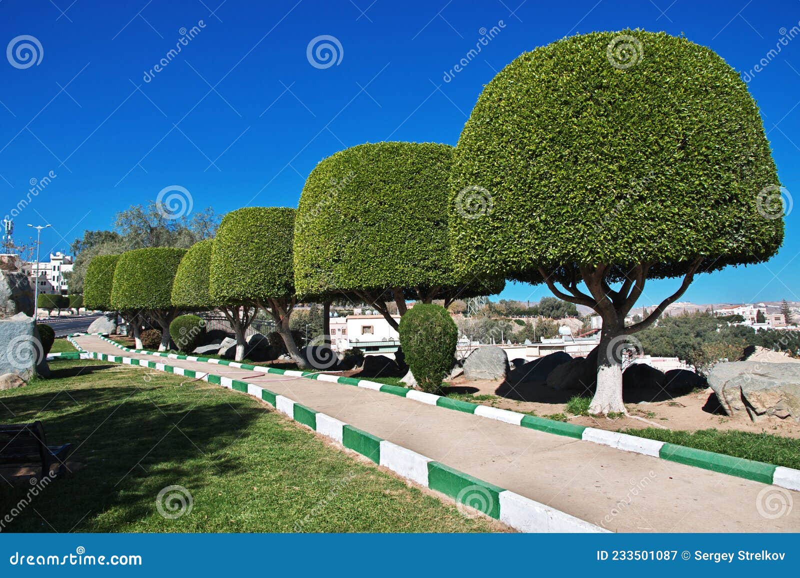 https://mdw-travel-data-us-east-1.s3.amazonaws.com/img/country/Saudi-Arabia/Abha-Palace-Theme-Park/img_03.jpg