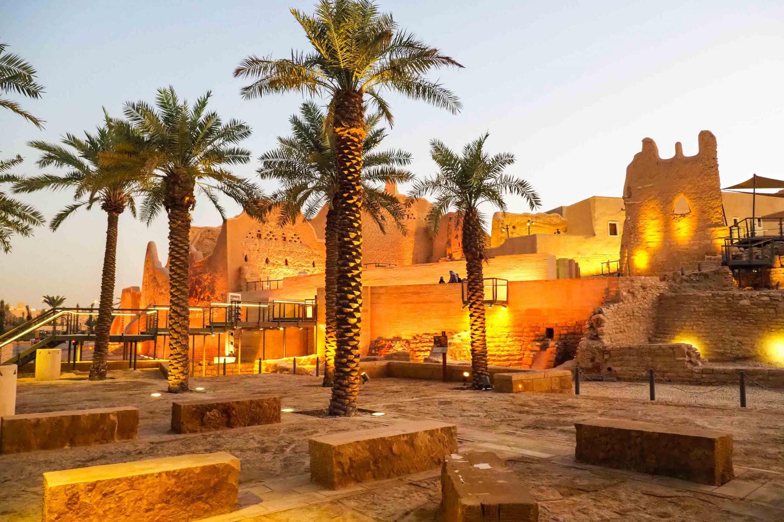 https://mdw-travel-data-us-east-1.s3.amazonaws.com/img/country/Saudi-Arabia/Abu-Hadriah-Park/img_02.jpg