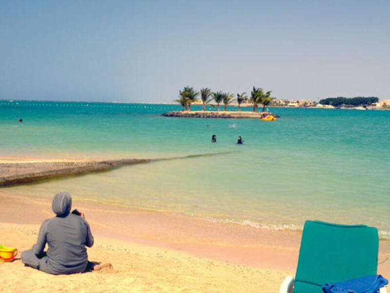 https://mdw-travel-data-us-east-1.s3.amazonaws.com/img/country/Saudi-Arabia/Al-Dayl-Beach/img_02.jpg