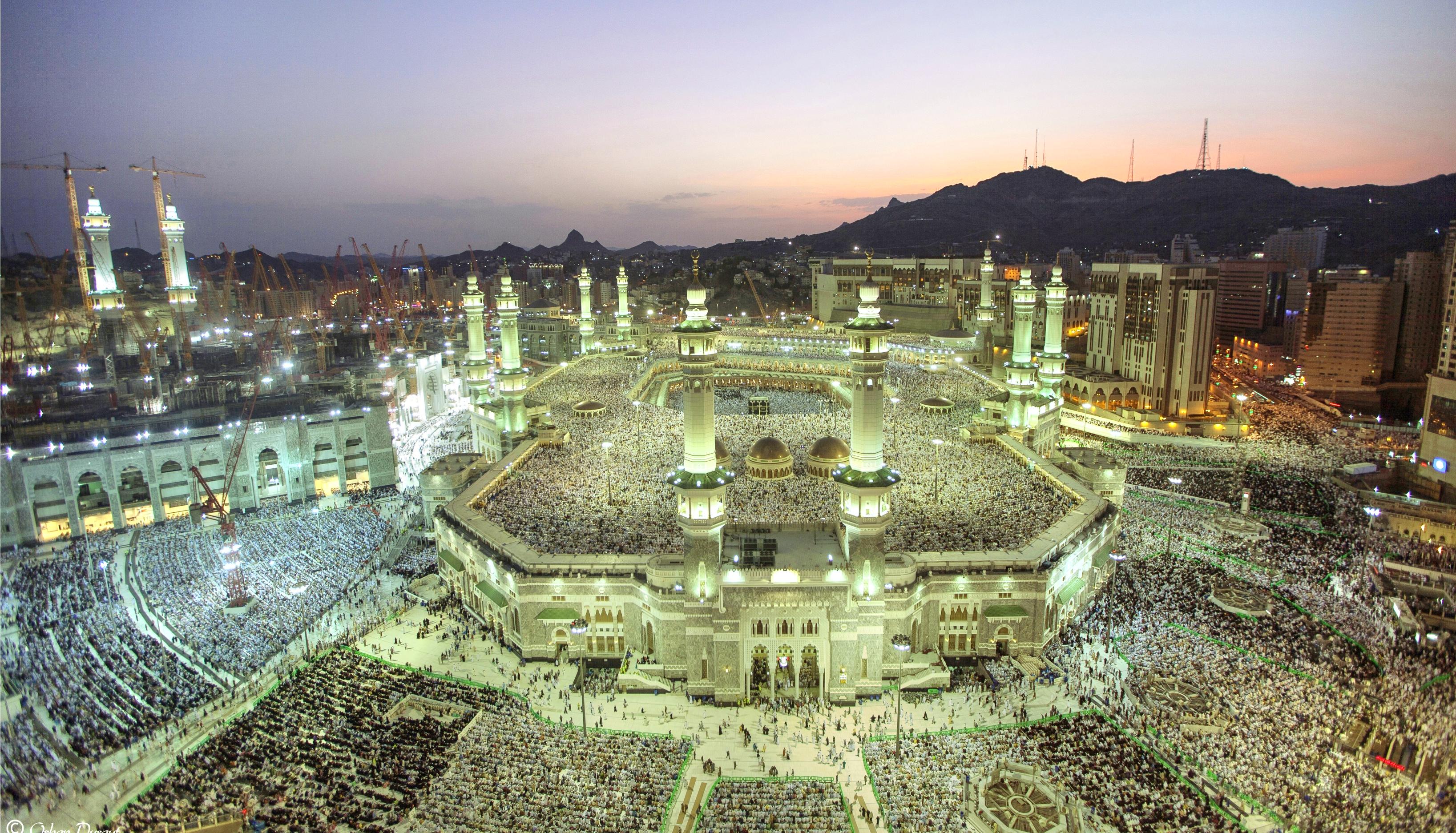 https://mdw-travel-data-us-east-1.s3.amazonaws.com/img/country/Saudi-Arabia/Al-Haram-Mosque/img_00.jpg