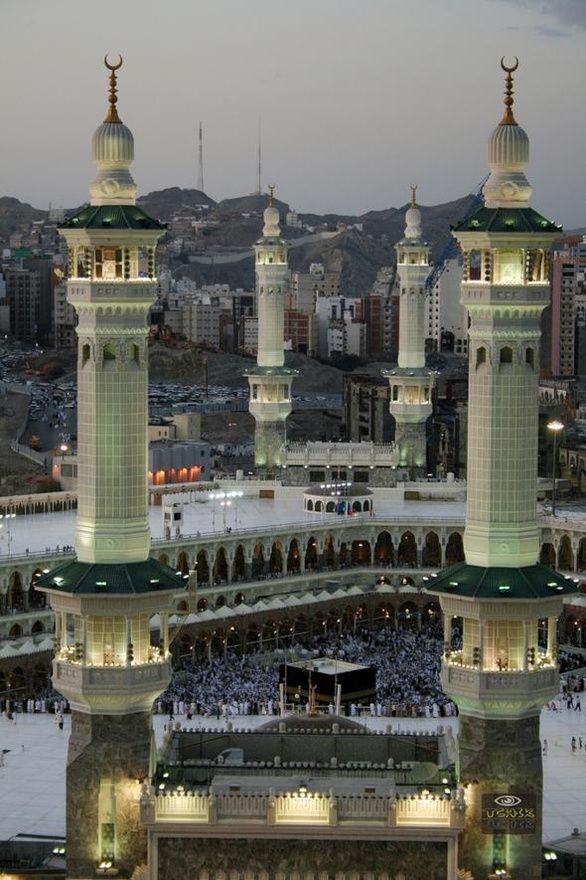 https://mdw-travel-data-us-east-1.s3.amazonaws.com/img/country/Saudi-Arabia/Al-Haram-Mosque/img_03.jpg