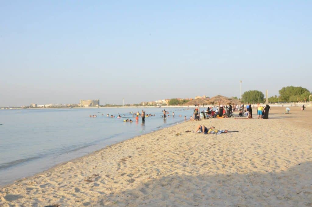 https://mdw-travel-data-us-east-1.s3.amazonaws.com/img/country/Saudi-Arabia/Al-Jubail-Beach/img_00.jpg