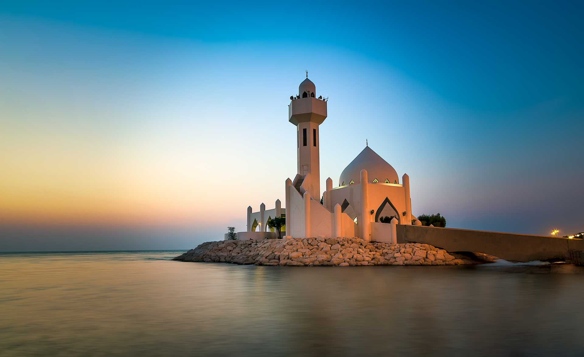 https://mdw-travel-data-us-east-1.s3.amazonaws.com/img/country/Saudi-Arabia/Al-Khobar-Corniche/img_02.jpg