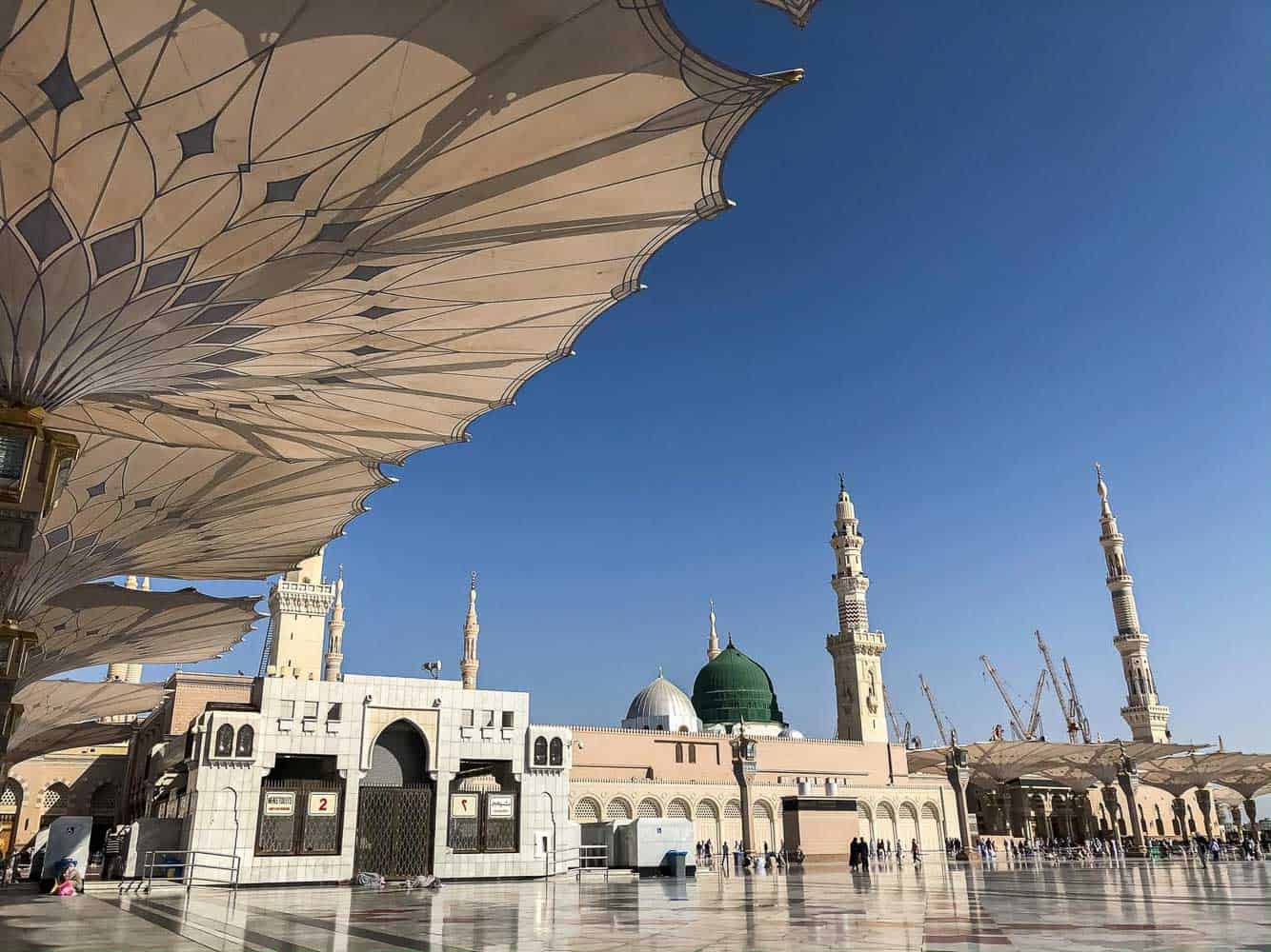 https://mdw-travel-data-us-east-1.s3.amazonaws.com/img/country/Saudi-Arabia/Al-Masjid-al-Qiblatayn/img_03.jpg