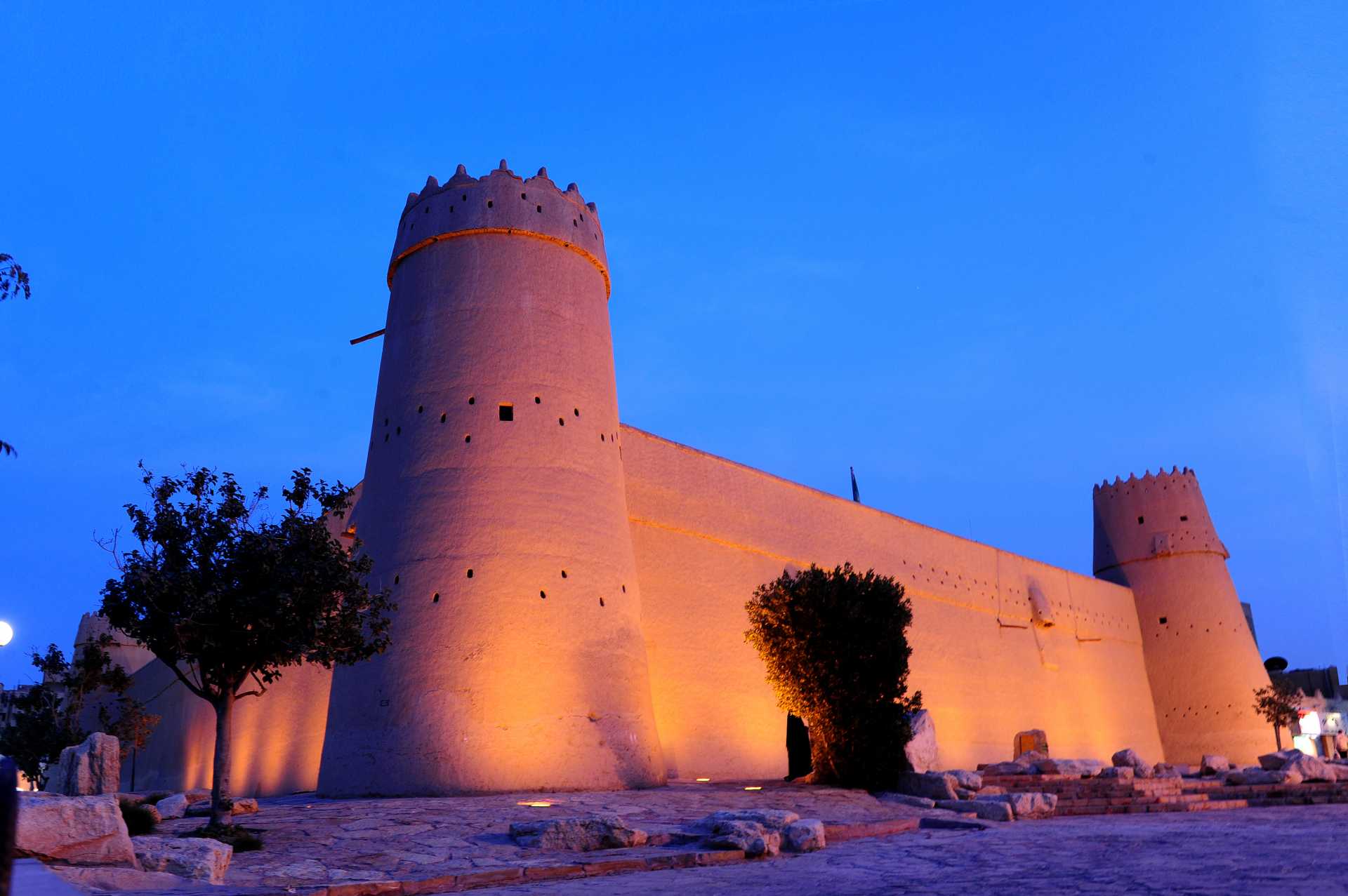https://mdw-travel-data-us-east-1.s3.amazonaws.com/img/country/Saudi-Arabia/Al-Masmak-Fortress/img_02.jpg