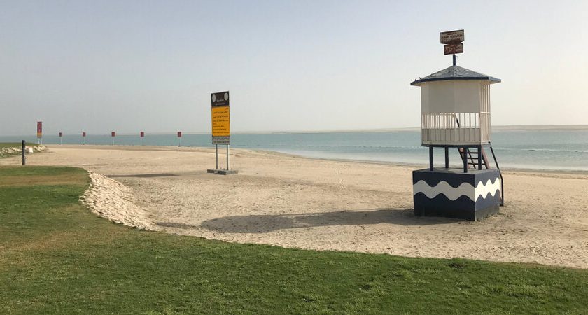 https://mdw-travel-data-us-east-1.s3.amazonaws.com/img/country/Saudi-Arabia/Al-Nakheel-Beach/img_01.jpg