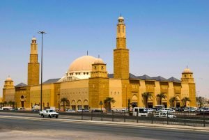 https://mdw-travel-data-us-east-1.s3.amazonaws.com/img/country/Saudi-Arabia/Al-Rajhi-Mosque/img_03.jpg