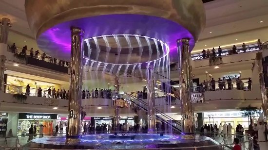 https://mdw-travel-data-us-east-1.s3.amazonaws.com/img/country/Saudi-Arabia/Al-Rashid-Mall/img_02.jpg