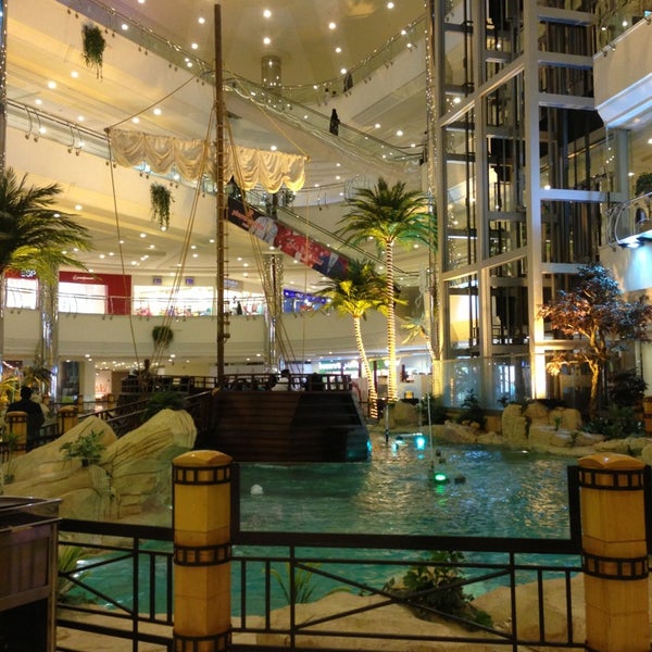 https://mdw-travel-data-us-east-1.s3.amazonaws.com/img/country/Saudi-Arabia/Al-Rashid-Mega-Mall/img_03.jpg
