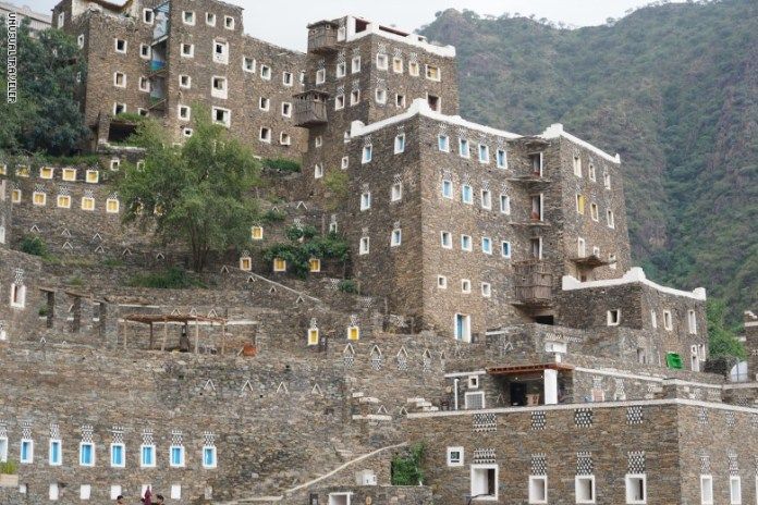 https://mdw-travel-data-us-east-1.s3.amazonaws.com/img/country/Saudi-Arabia/Al-Rijal-Al-Maa-Village/img_02.jpg