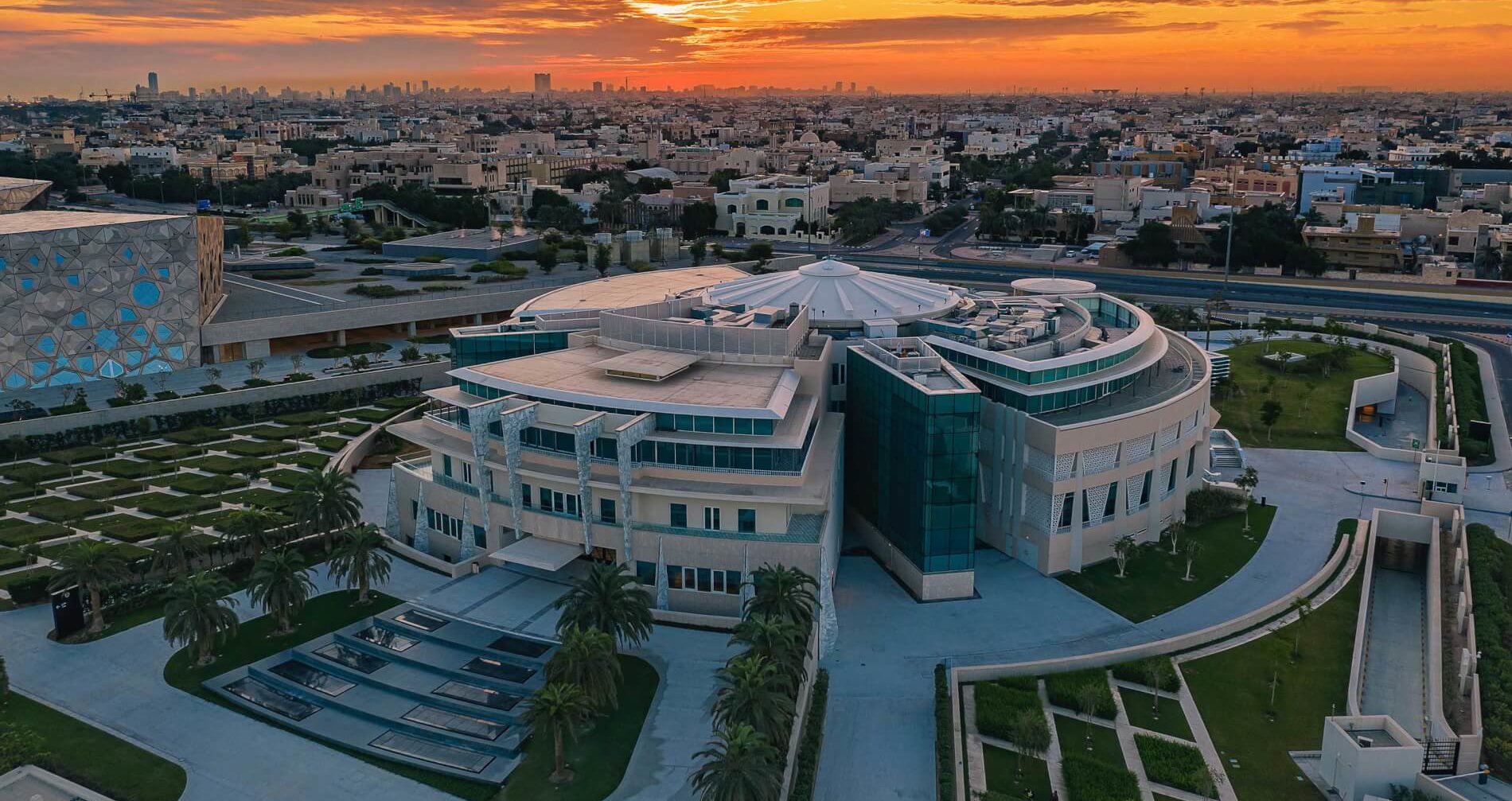 https://mdw-travel-data-us-east-1.s3.amazonaws.com/img/country/Saudi-Arabia/Al-Salam-Palace/img_00.jpg