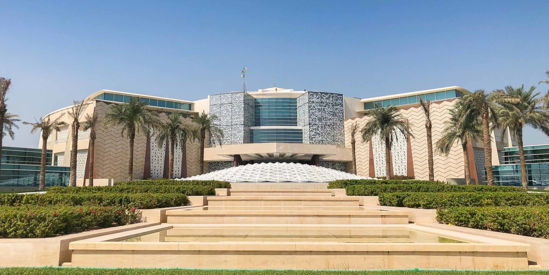 https://mdw-travel-data-us-east-1.s3.amazonaws.com/img/country/Saudi-Arabia/Al-Salam-Palace/img_01.jpg