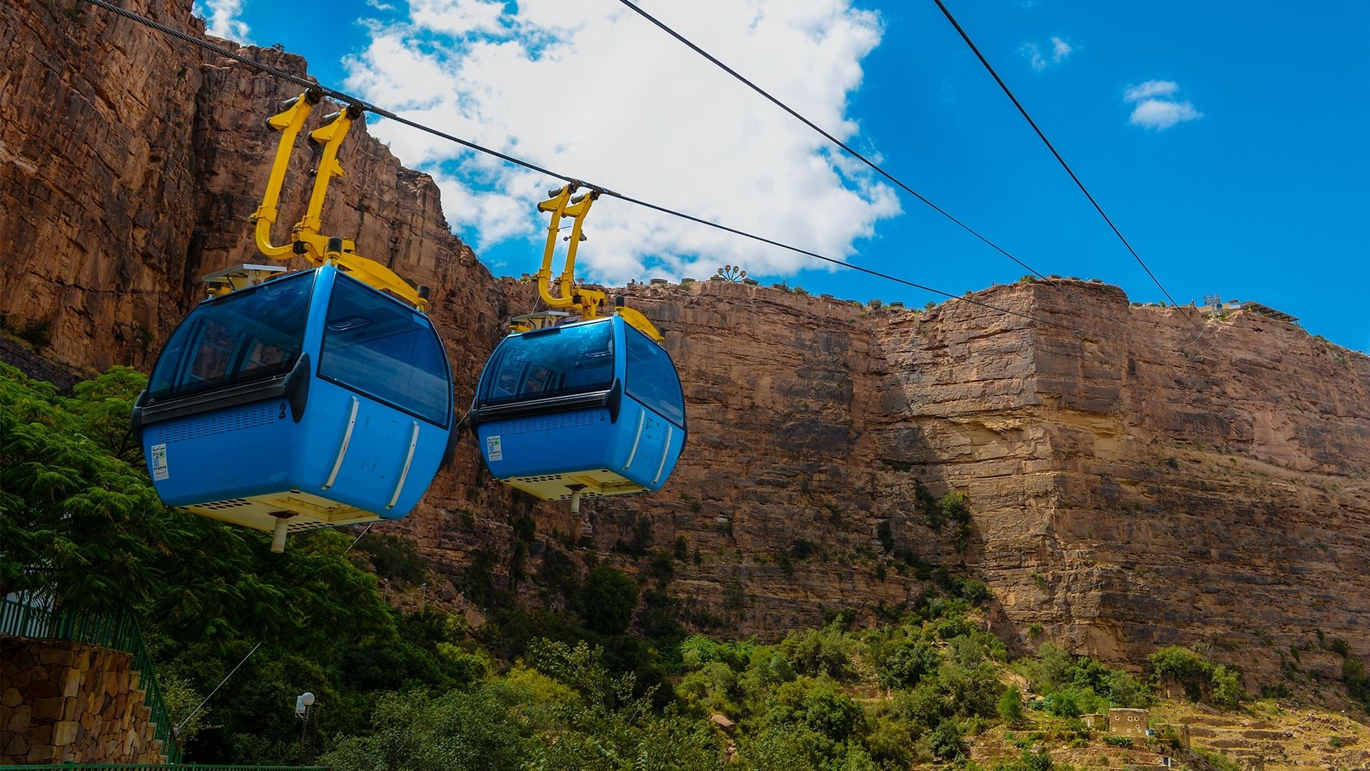 https://mdw-travel-data-us-east-1.s3.amazonaws.com/img/country/Saudi-Arabia/Al-Soudah-Park-Cable-Car/img_01.jpg