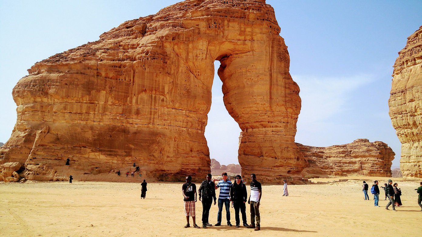 https://mdw-travel-data-us-east-1.s3.amazonaws.com/img/country/Saudi-Arabia/Al-Ula-Oasis/img_02.jpg