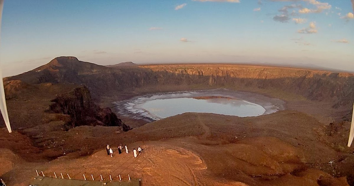 https://mdw-travel-data-us-east-1.s3.amazonaws.com/img/country/Saudi-Arabia/Al-Waba-Crater/img_03.jpg
