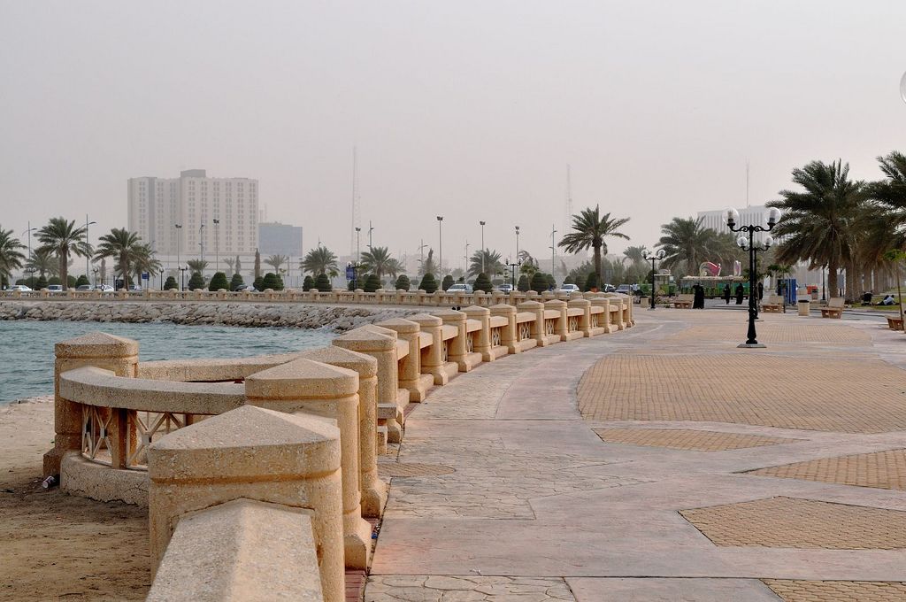 https://mdw-travel-data-us-east-1.s3.amazonaws.com/img/country/Saudi-Arabia/Alkhobar-Corniche-Waterfront/img_01.jpg