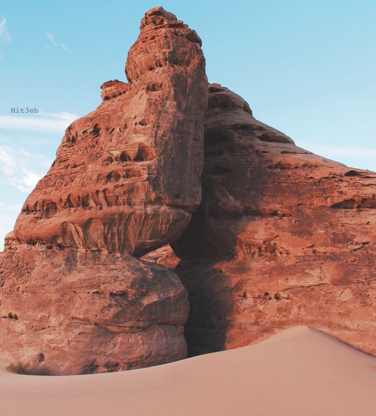 https://mdw-travel-data-us-east-1.s3.amazonaws.com/img/country/Saudi-Arabia/Arches-National-Park/img_03.jpg