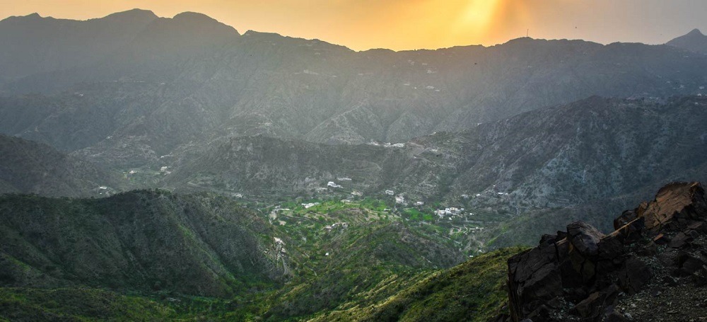 https://mdw-travel-data-us-east-1.s3.amazonaws.com/img/country/Saudi-Arabia/Aseer-Mall/img_00.jpg