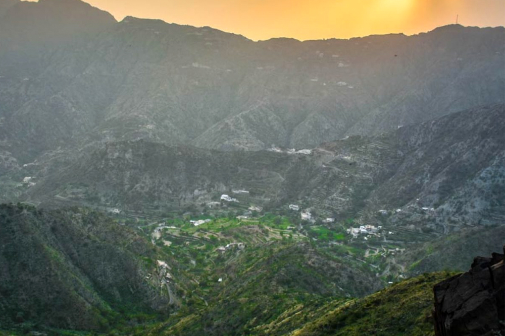 https://mdw-travel-data-us-east-1.s3.amazonaws.com/img/country/Saudi-Arabia/Asir-National-Park/img_00.jpg