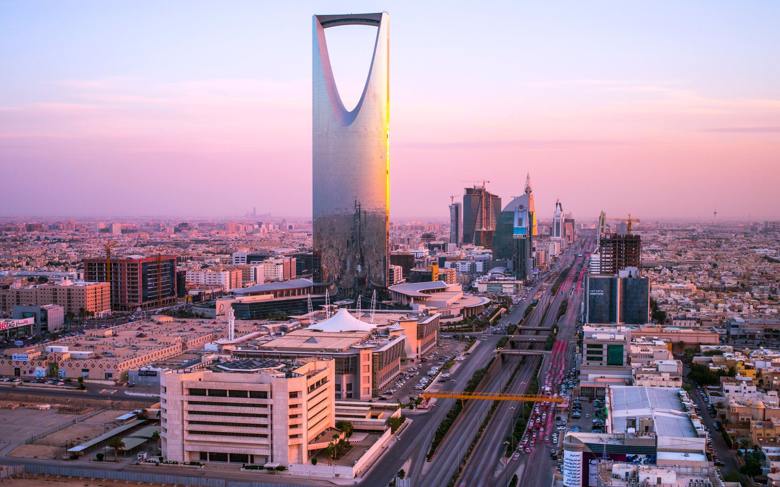 https://mdw-travel-data-us-east-1.s3.amazonaws.com/img/country/Saudi-Arabia/Azizyiah-Fun-Town/img_01.jpg