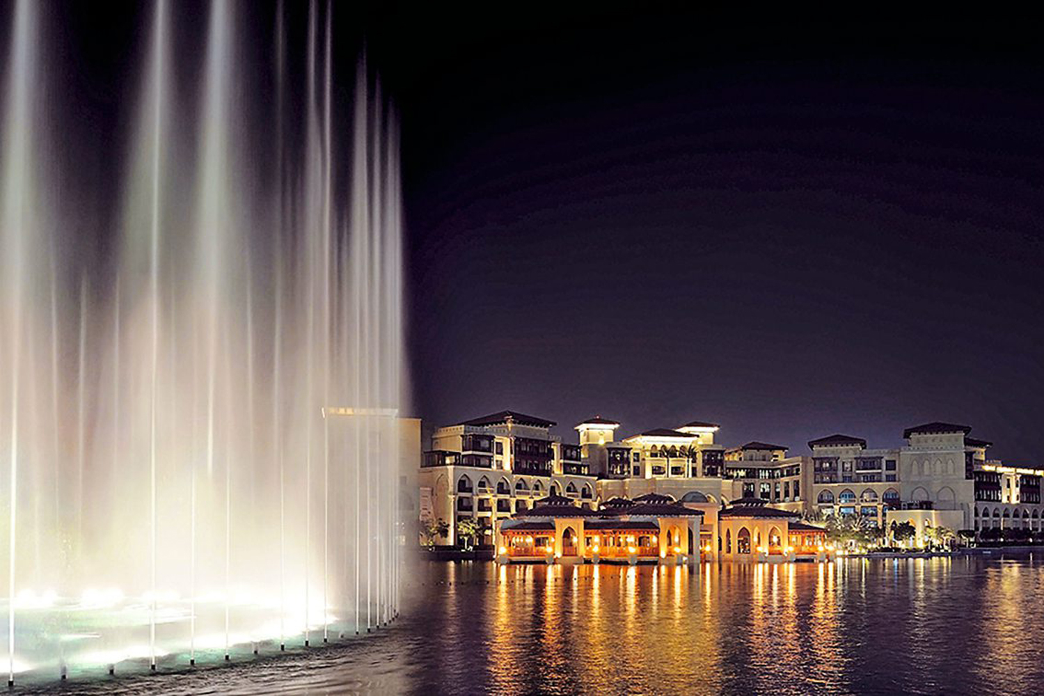 https://mdw-travel-data-us-east-1.s3.amazonaws.com/img/country/Saudi-Arabia/Bahria-Port-Fountain/img_03.jpg