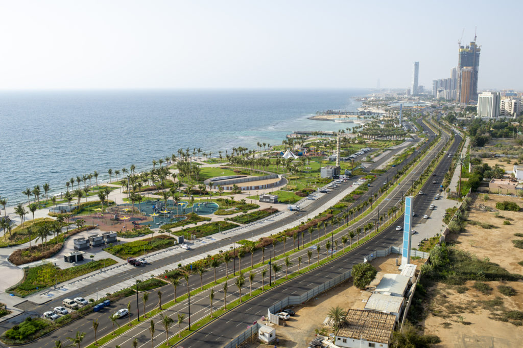 https://mdw-travel-data-us-east-1.s3.amazonaws.com/img/country/Saudi-Arabia/Corncihe-Half-Moon-Bay/img_03.jpg
