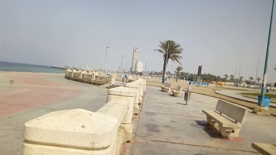https://mdw-travel-data-us-east-1.s3.amazonaws.com/img/country/Saudi-Arabia/Dahaban-Beach/img_02.jpg