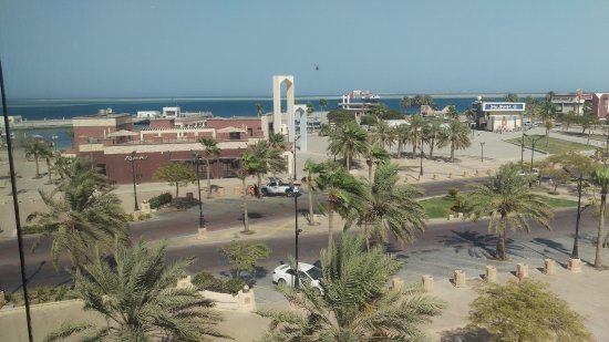 https://mdw-travel-data-us-east-1.s3.amazonaws.com/img/country/Saudi-Arabia/Fanateer-Mall/img_03.jpg