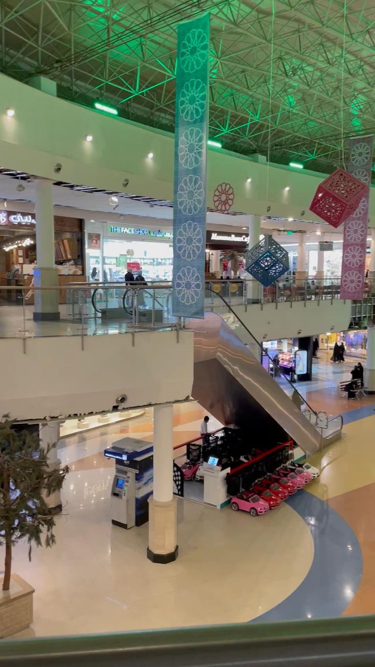 https://mdw-travel-data-us-east-1.s3.amazonaws.com/img/country/Saudi-Arabia/Hayat-Mall/img_00.jpg