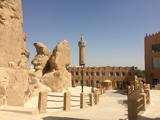 https://mdw-travel-data-us-east-1.s3.amazonaws.com/img/country/Saudi-Arabia/Hofuf-Park/img_00.jpg