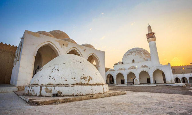 https://mdw-travel-data-us-east-1.s3.amazonaws.com/img/country/Saudi-Arabia/Ibrahim-Palace/img_01.jpg