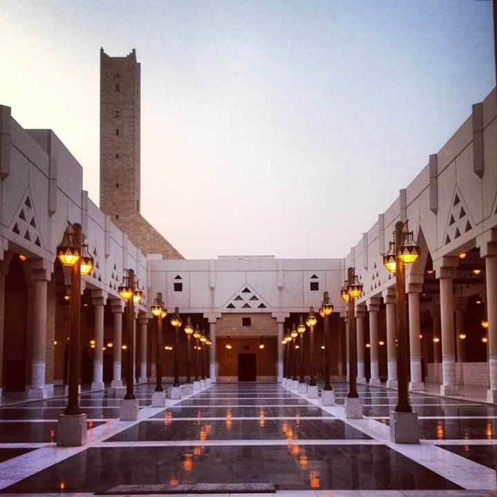 https://mdw-travel-data-us-east-1.s3.amazonaws.com/img/country/Saudi-Arabia/Imam-Turki-bin-Abdullah-Grand-Mosque/img_00.jpg