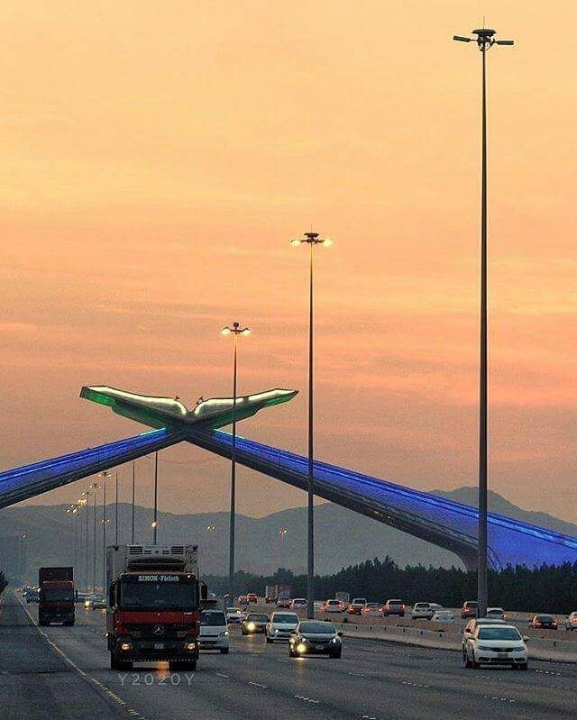 https://mdw-travel-data-us-east-1.s3.amazonaws.com/img/country/Saudi-Arabia/Industries-River-Bridge/img_01.jpg