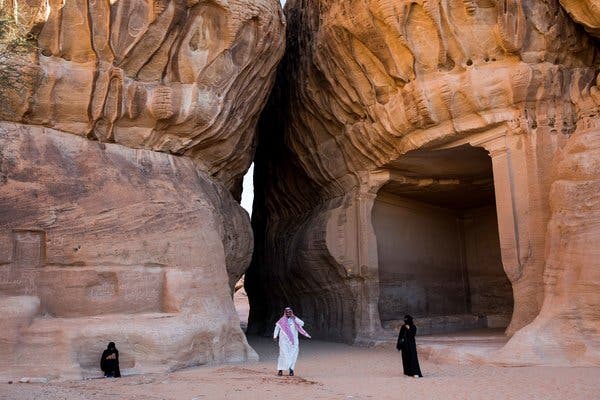 https://mdw-travel-data-us-east-1.s3.amazonaws.com/img/country/Saudi-Arabia/Isharat-Al-Madain-Saleh/img_02.jpg
