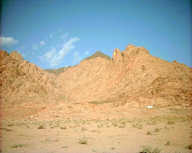 https://mdw-travel-data-us-east-1.s3.amazonaws.com/img/country/Saudi-Arabia/Jabal-Al-Lawz/img_02.jpg