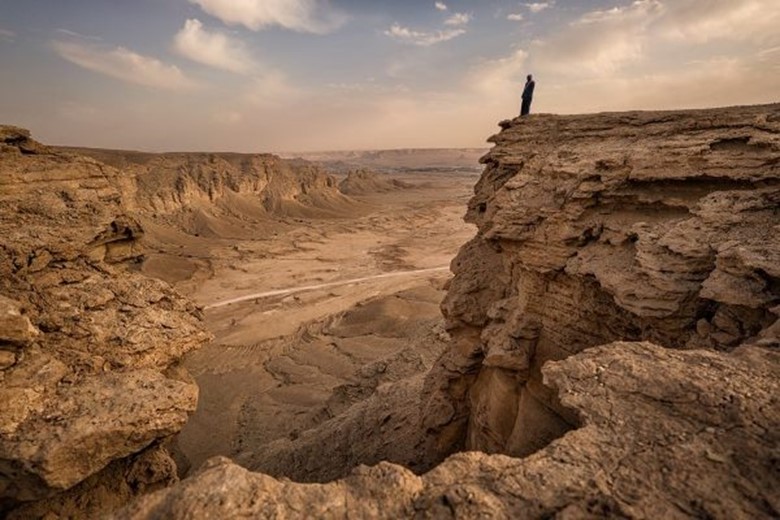https://mdw-travel-data-us-east-1.s3.amazonaws.com/img/country/Saudi-Arabia/Jabal-Dakkah-Park/img_01.jpg
